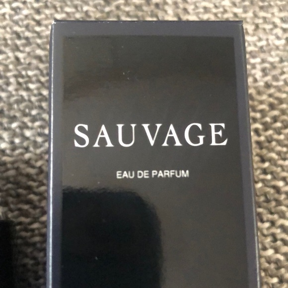 DIOR Men’s SAUVAGE Eau De Parfum 10 ml 0.34 FL OZ MINIATURE VIP GIFT - Picture 8 of 11